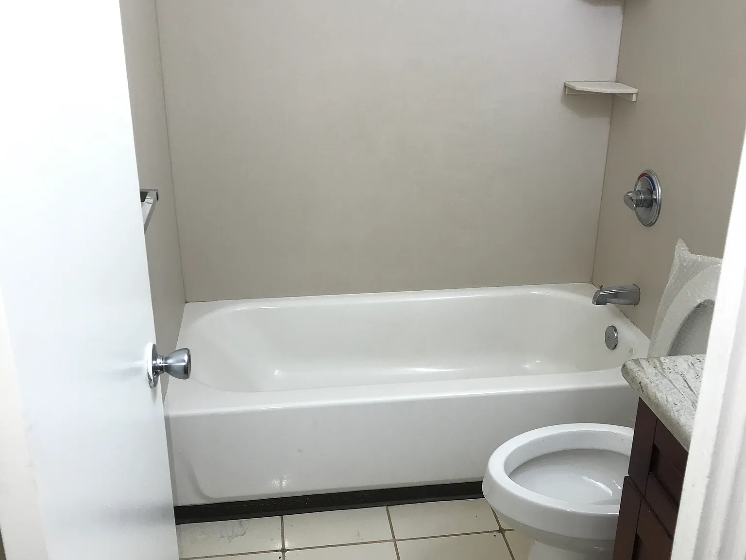 2 bed, 1.0 bath, 850 sqft, $1,950 — Photo 3