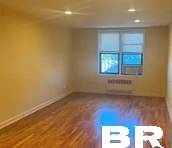 2400 E 3rd St #621 — Photo 5
