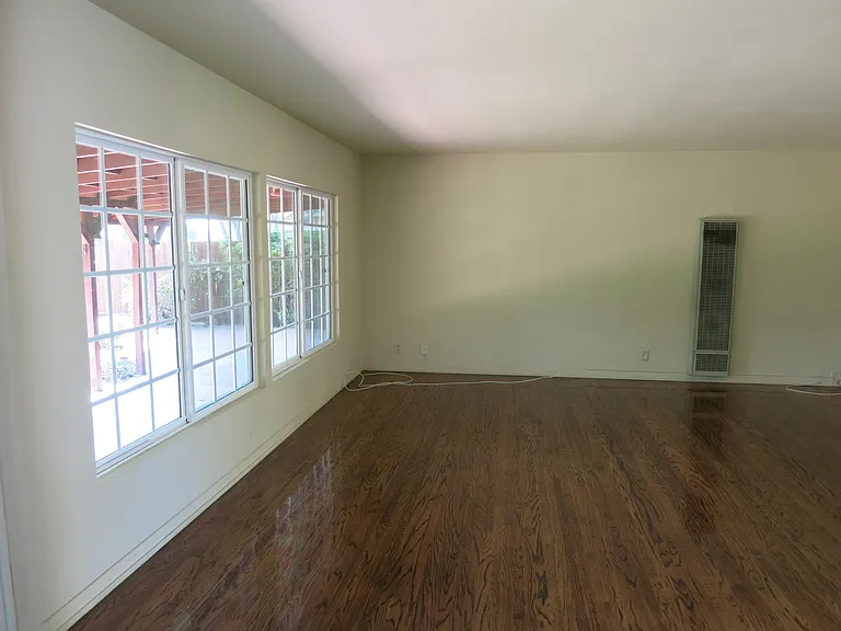 5121 Leo St — Photo 17