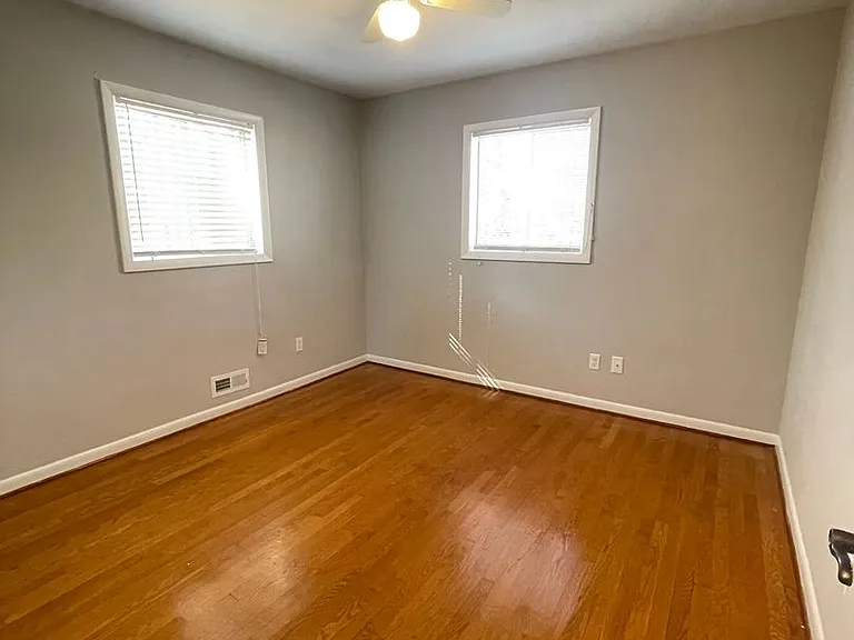235 Thomas Nelson Ln — Photo 7