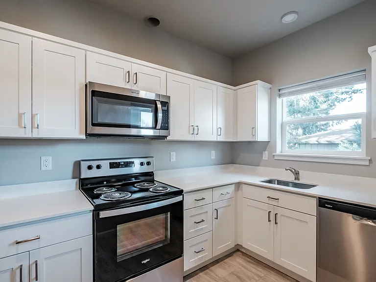 4125 Market St NE — Photo 10