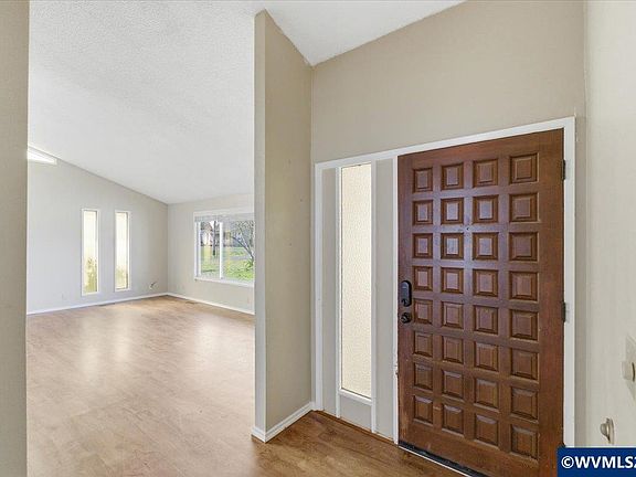 2nd image of 780 W 4th St