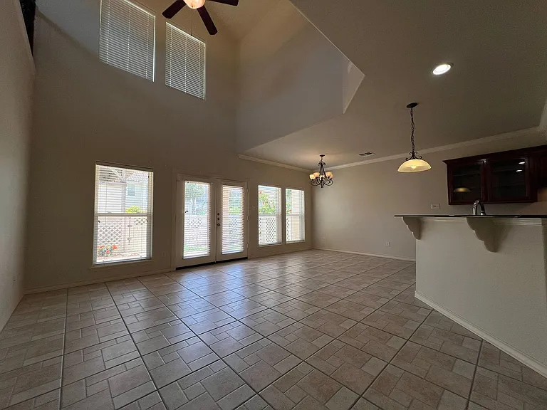 14813 Leeward Dr #404 — Photo 42