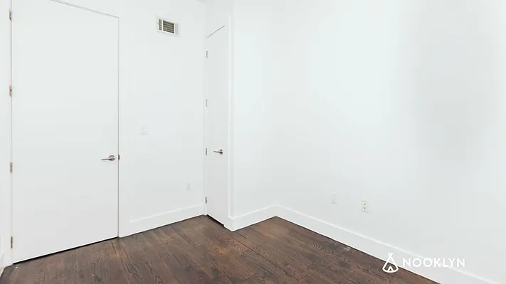 Rented by Nooklyn NYC LLC | media 31