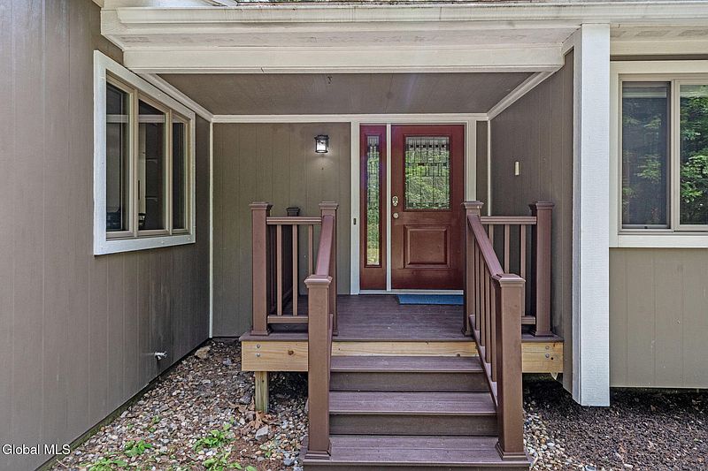 4th image of 438 N Nassau Road