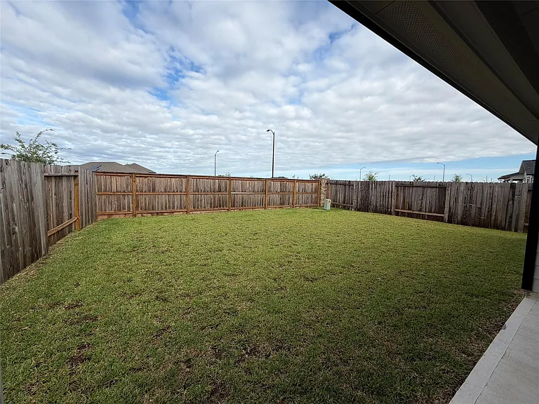 2911 Solitude Pine Ln — Photo 15