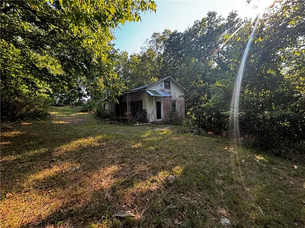 510 E Main St, Huntsville, AR 72740