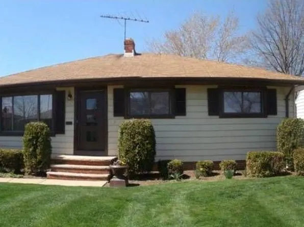 26261 Aaron Ave, Euclid, OH 44132