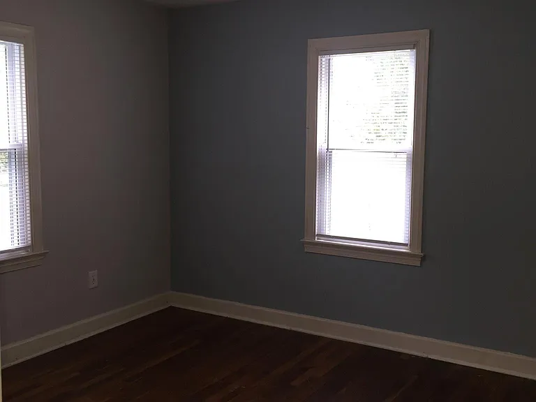 107 Johnson Dr — Photo 3