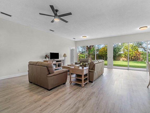 2nd image of 8719 Wakefield Drive
