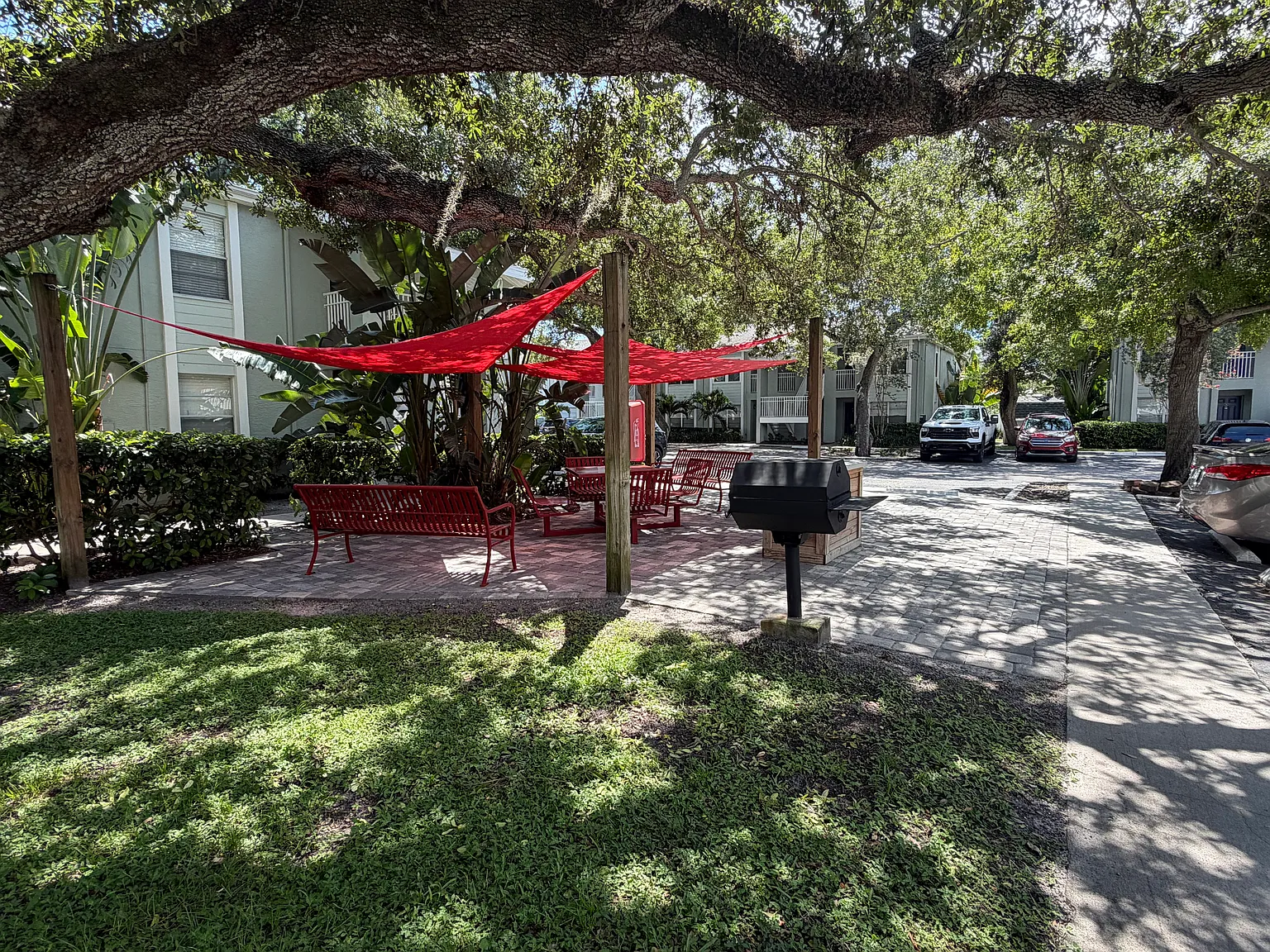 2 bed, 884 sqft, $2,000 — Photo 2