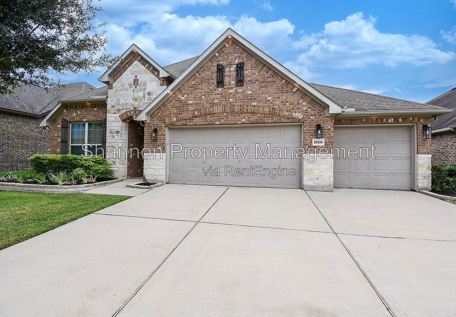 3 bed, 2.0 bath, 2265 sqft, $2,250 — Photo 2