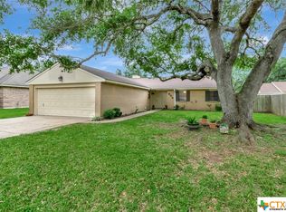 204 Glenmore St, Victoria, TX 77904
