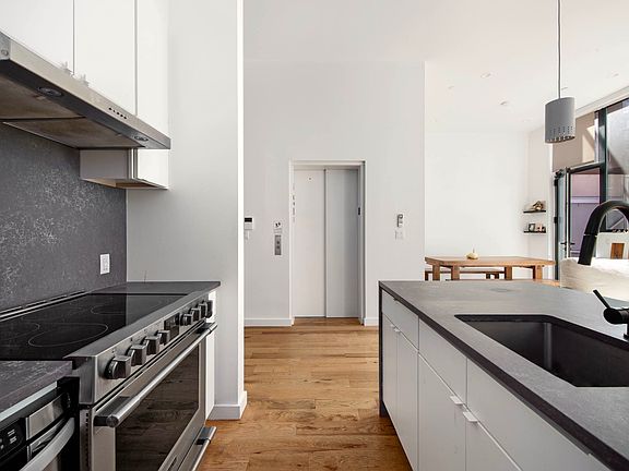3rd image of 210 N 10th St #2