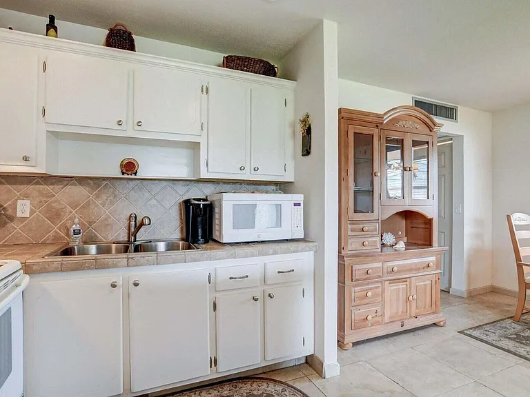 43 Waterford Cir #B — Photo 86