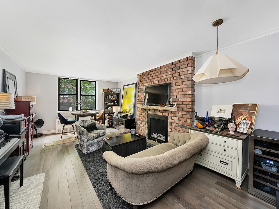 1st image of 250 W 15th St APT 2A