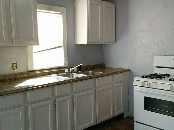 5th image of 434 E Young APT 3