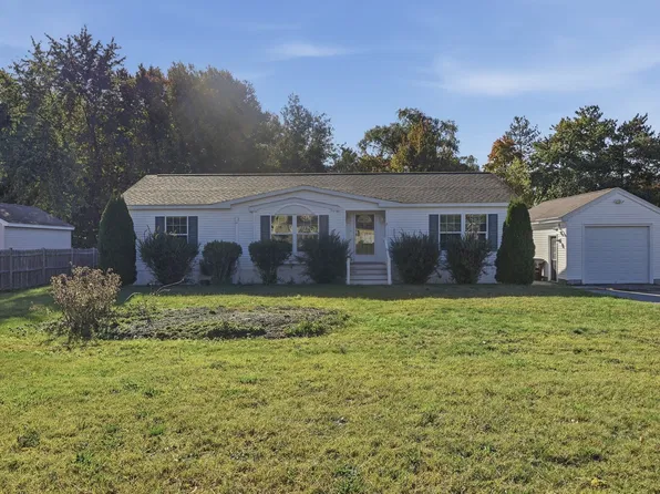2 Kendell Ln, Salisbury, MA 01952