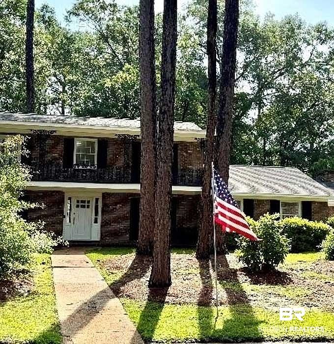 1st image of 159 Conway Dr W