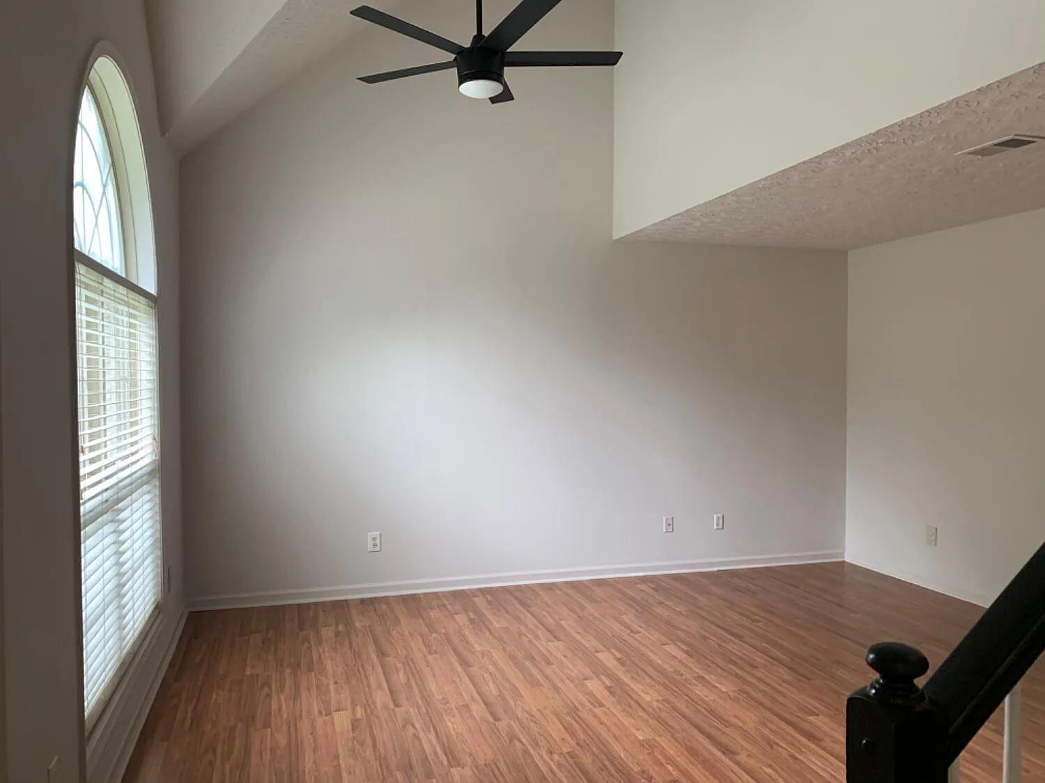 3 bed, 2.0 bath, 1350 sqft, $1,895 — Photo 4