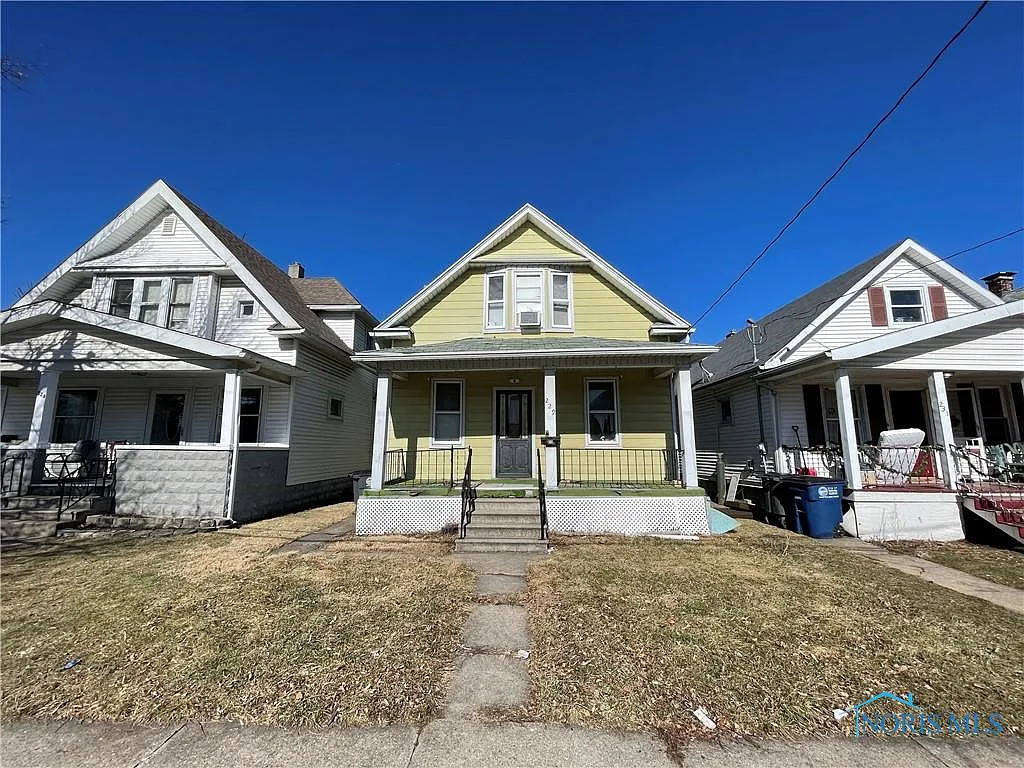 229 E Oakland St photo 1