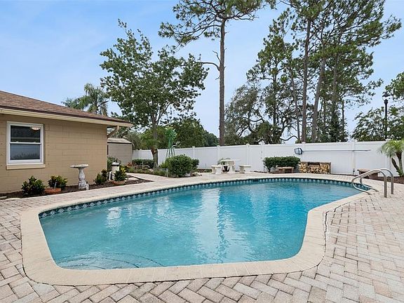 2nd image of 1391 AVALON BOULEVARD