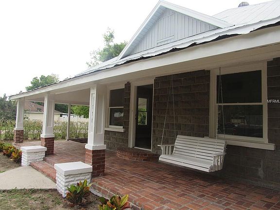 2nd image of 110 N Nekoma Ave