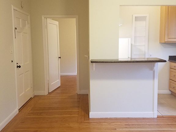 4th image of 1229 S B St APT 2