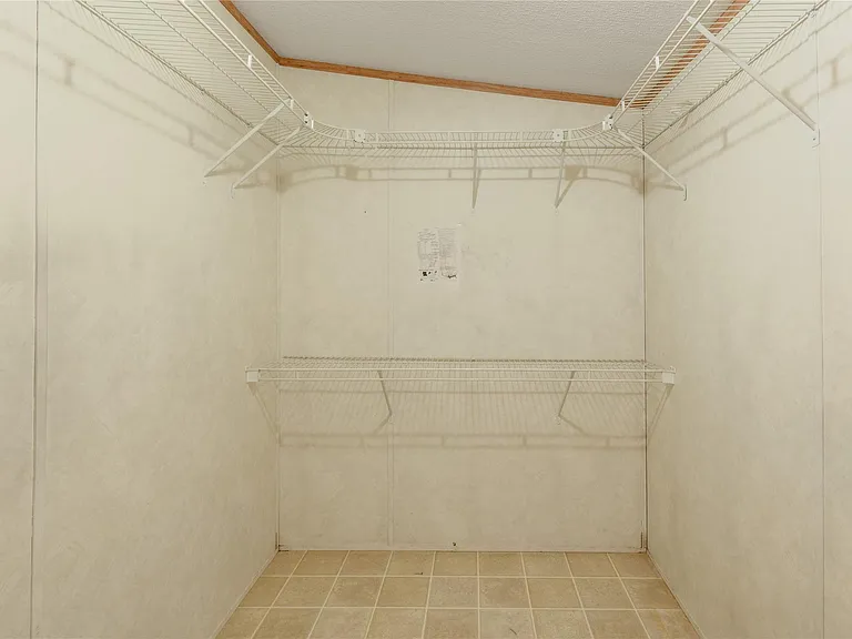 1961 Quality Blvd #12 — Photo 15