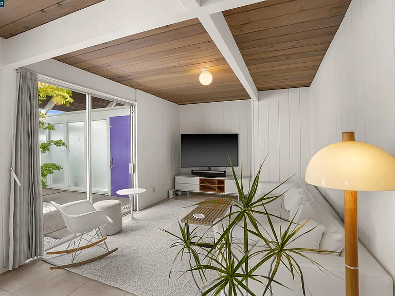 8021 Shay Dr — Photo 16