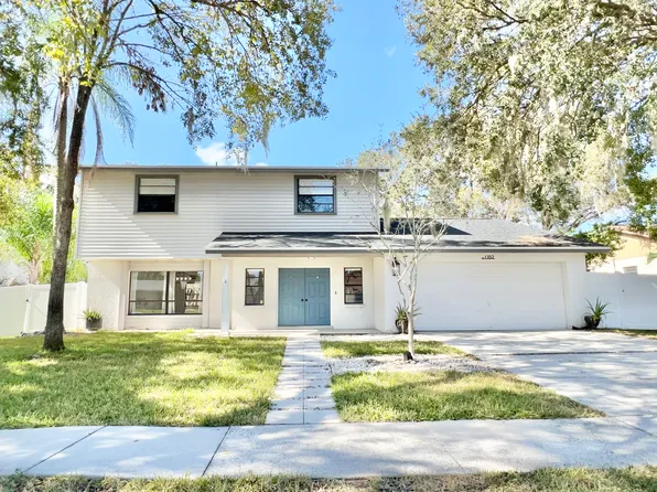 1352 Corner Oaks Dr, Brandon, FL 33510