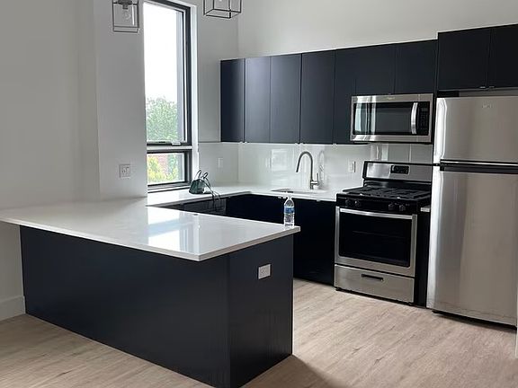 5th image of 715 Park Ave APT 3F