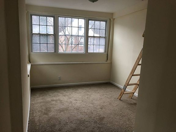 3rd image of 75 Pleasant Valley Ave