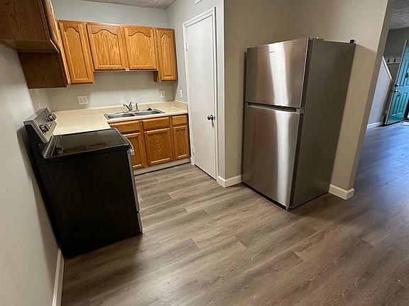 Kitchen new stove and refrigerator