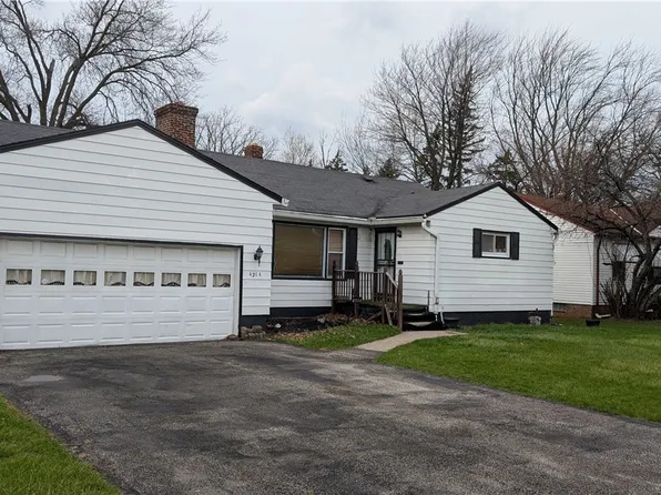4914 Green Rd, Warrensville Heights, OH 44128