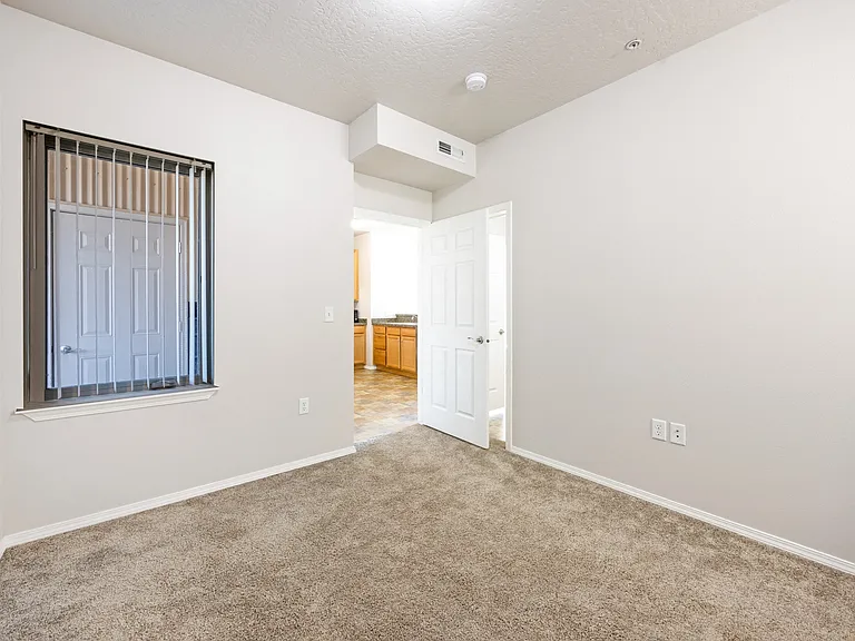 Ashlyn Place Apartments — Photo 13