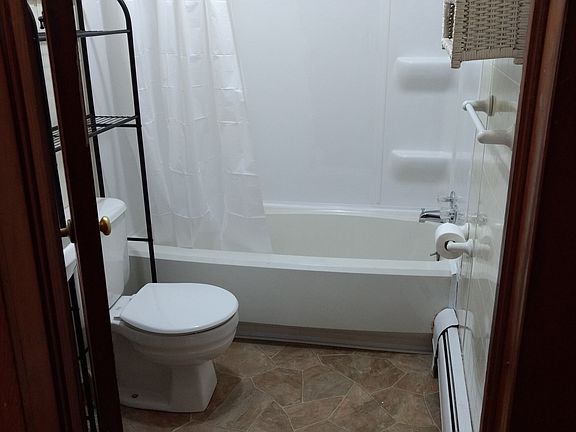 5th image of 420 Ann St