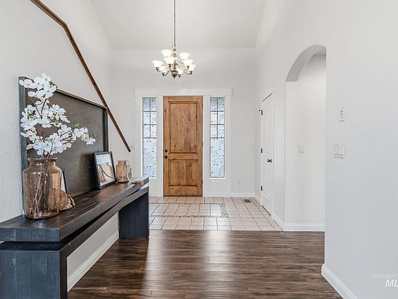 3rd image of 1805 W Lotus Ponds Ct
