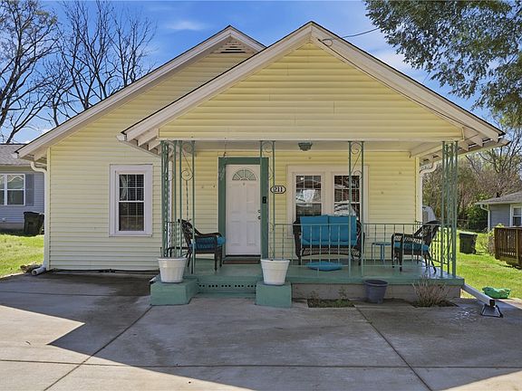 2nd image of 211 Buncombe St