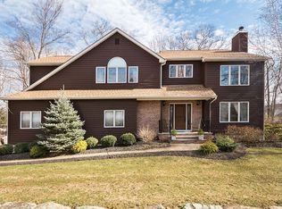 18 Knollwood Ter, Randolph, NJ 07869