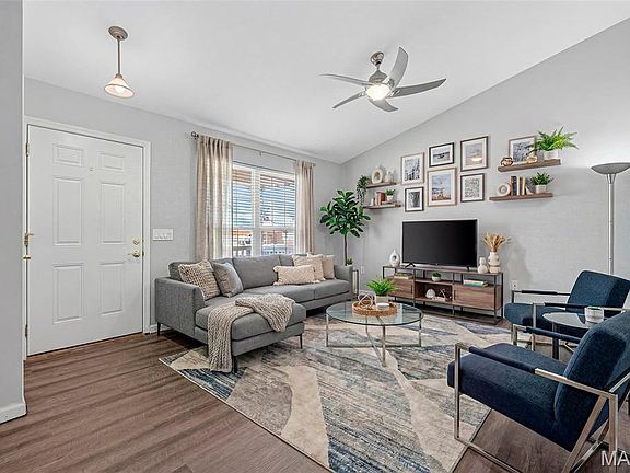 2nd image of 119 Green Gables Dr