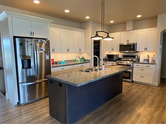 2nd image of 4207 Creekwood Dr