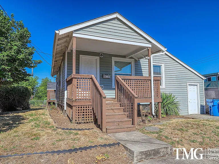 2500 Harney St — Photo 1