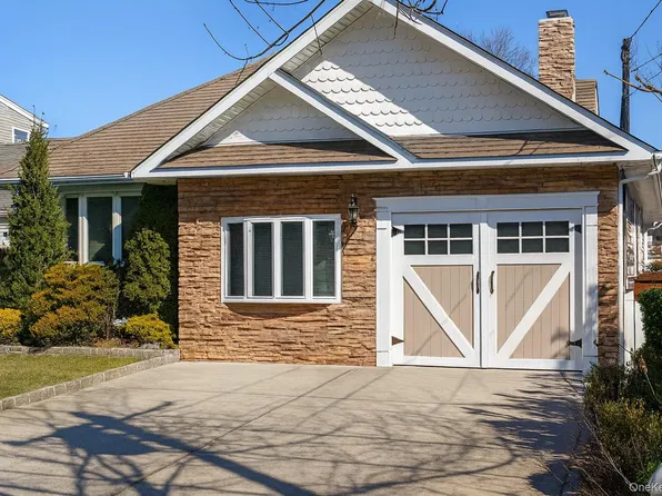 119 Alhambra Road, Massapequa, NY 11758