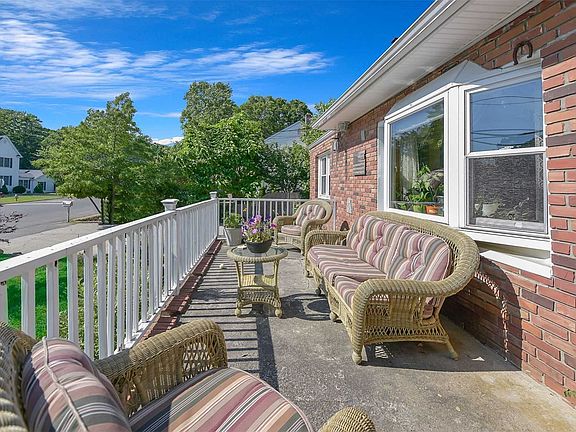 4th image of 229 N Titmus Dr