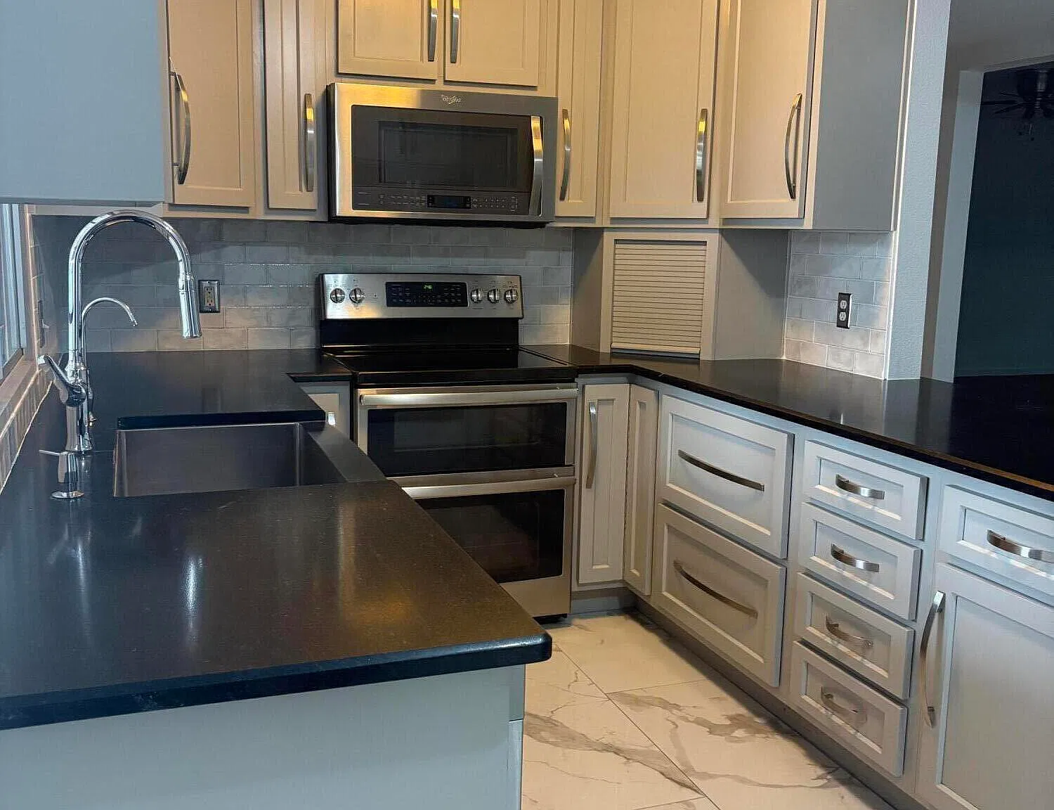 4 bed, 2.0 bath, 1746 sqft, $2,900 — Photo 4