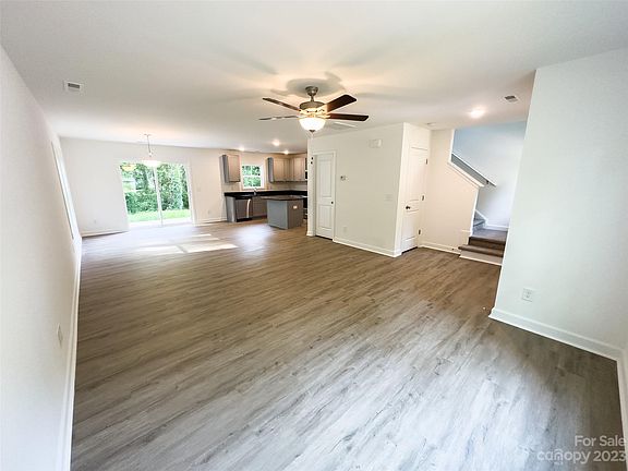 2nd image of 1221 W Mauney Ave