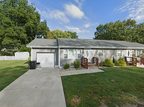909 Prairie Ave Photo 1
