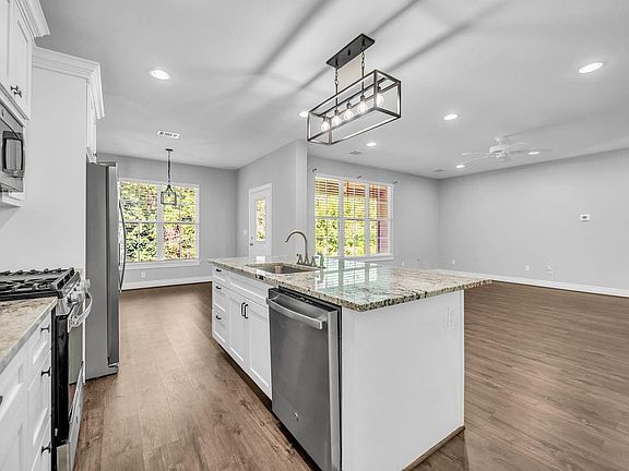 4th image of 1 Hanover Ln