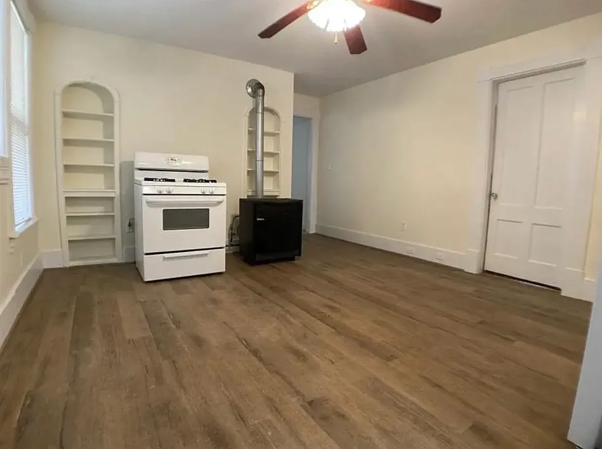 309 Dubuque St — Photo 2